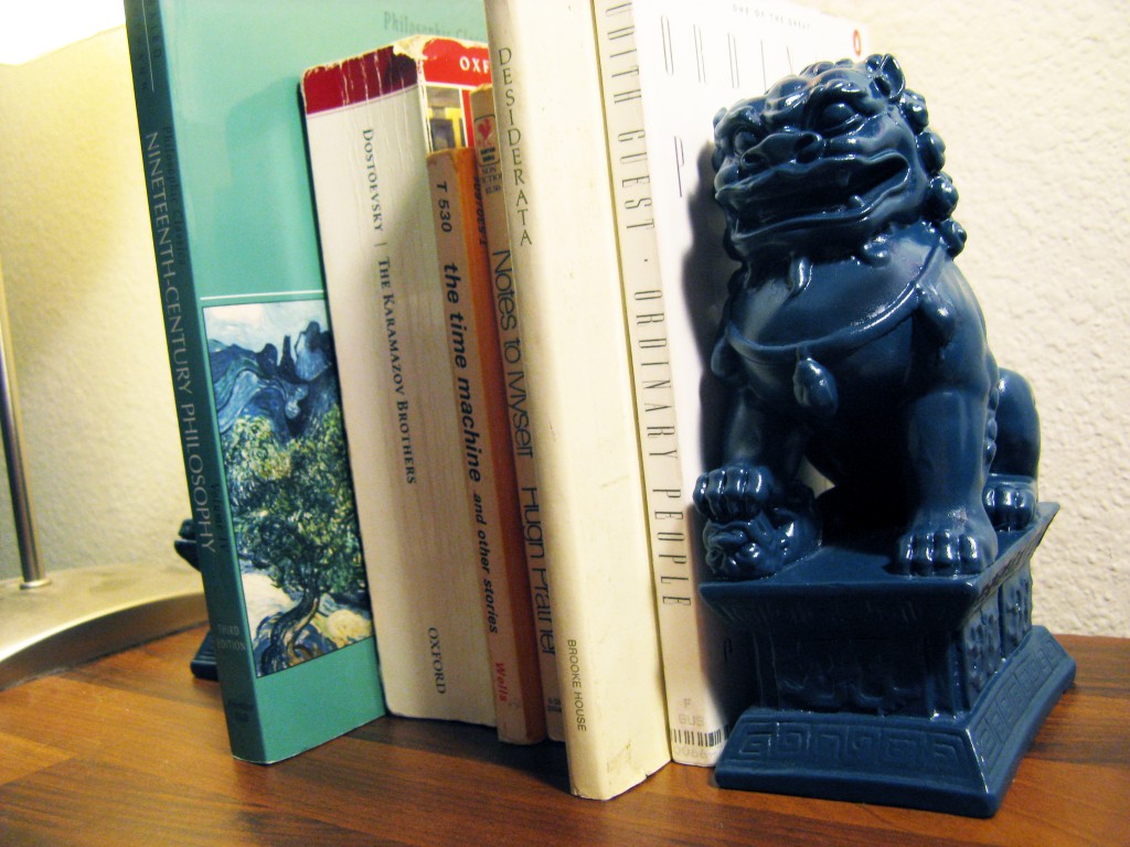 Foo dog book end