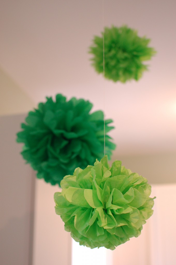 8 Dark Green Tissue Pom Poms