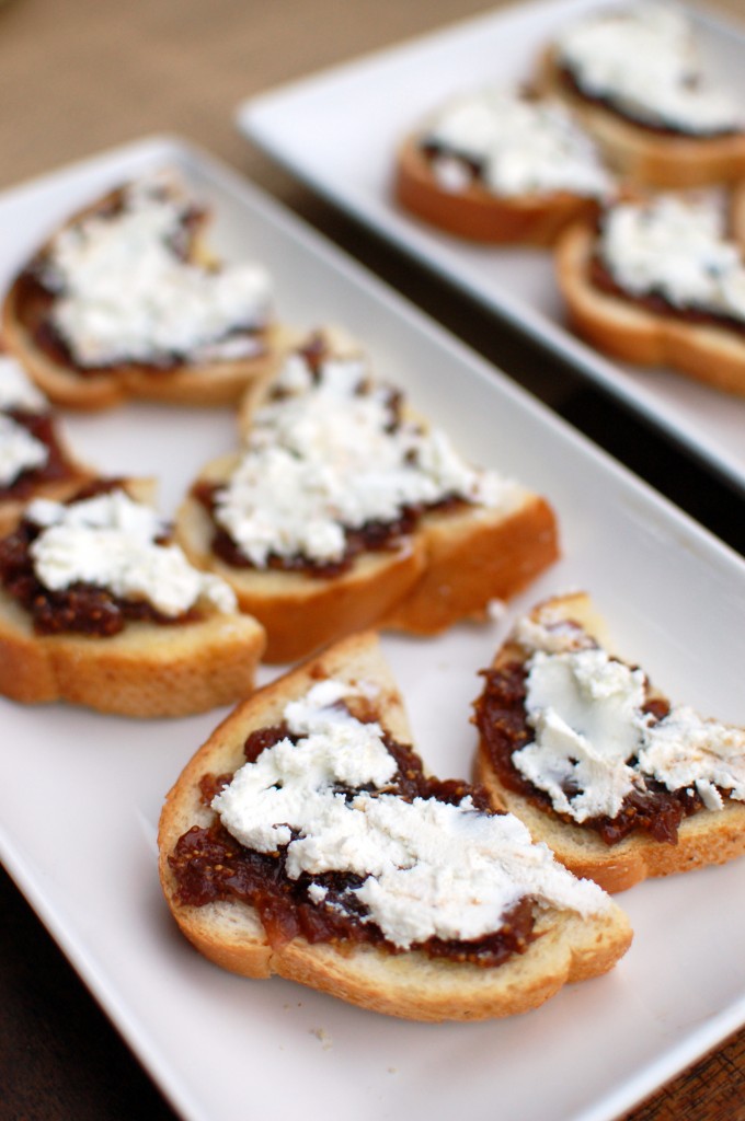 Fig and goat cheese crostini