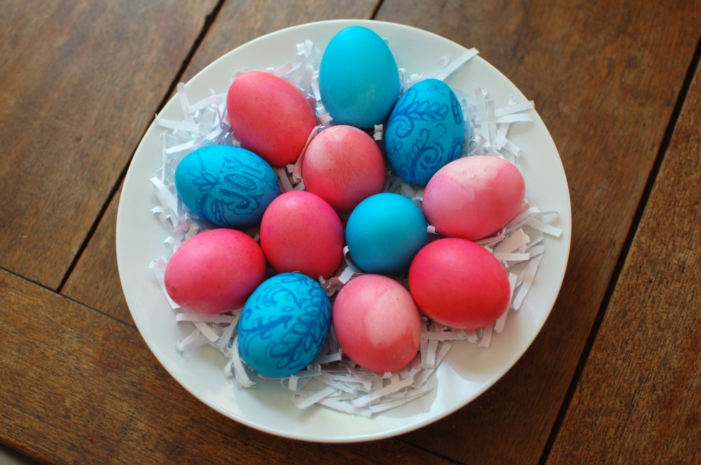 Cake-filled eggs